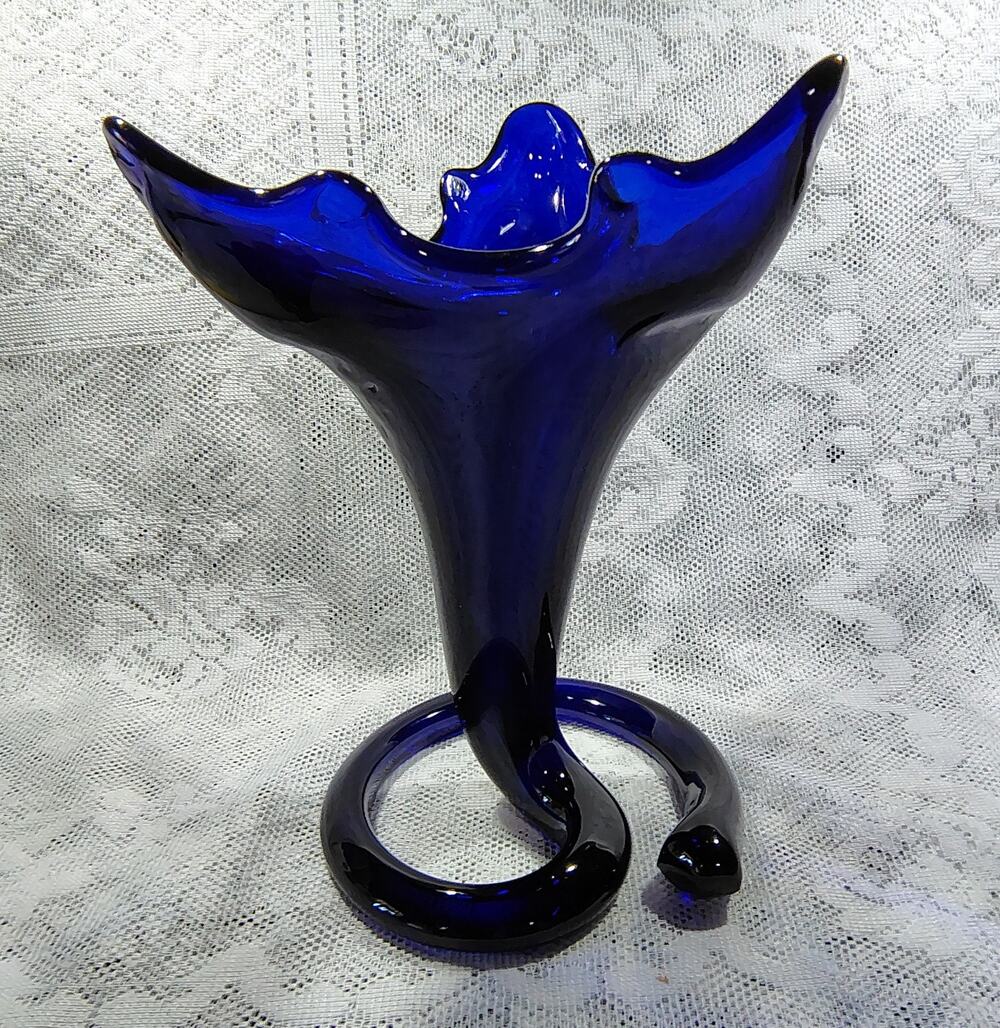 Gorgeous MCM Vintage Art Glass Cobalt Blue Vase 9.5" High